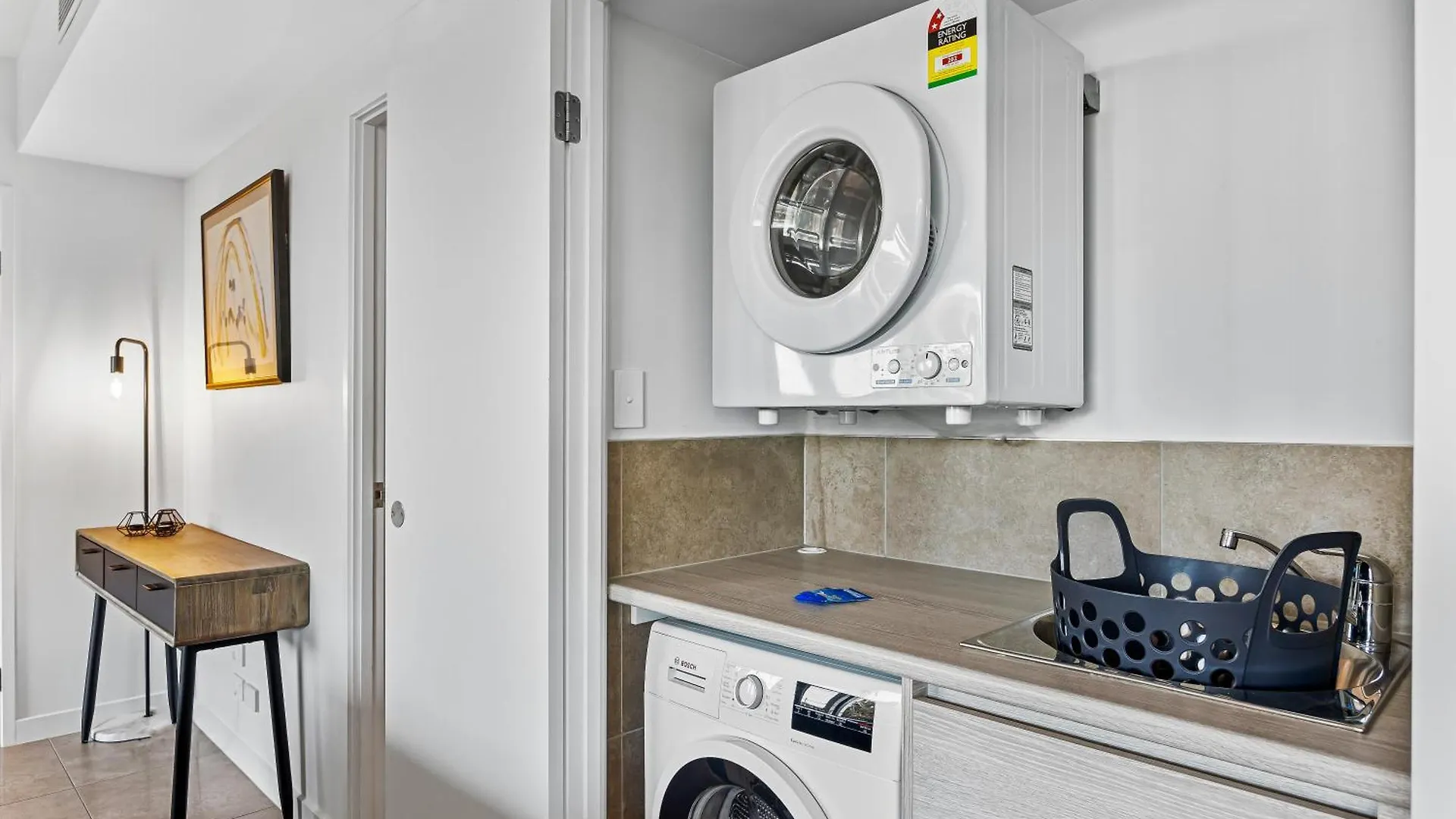 Elysee Beachside Apartments Alexandra Headland